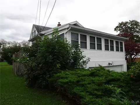 432 Locust Rd, Hellertown, PA 18055 photo 5