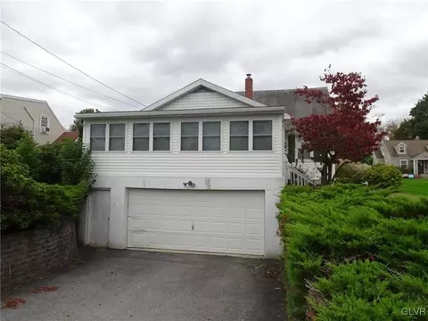 432 Locust Rd, Hellertown, PA 18055 photo 4
