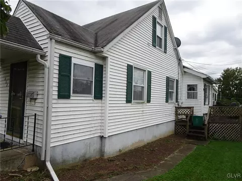 432 Locust Rd, Hellertown, PA 18055 photo 6