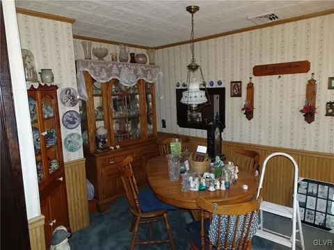 432 Locust Rd, Hellertown, PA 18055 photo 9