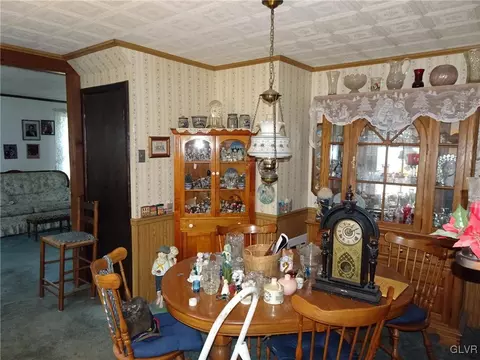 432 Locust Rd, Hellertown, PA 18055 photo 10