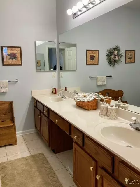 1893 Gregory Pl, Hellertown, PA 18055 photo 12