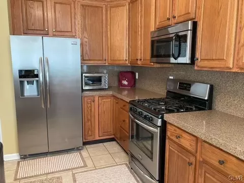 1893 Gregory Pl, Hellertown, PA 18055 photo 6