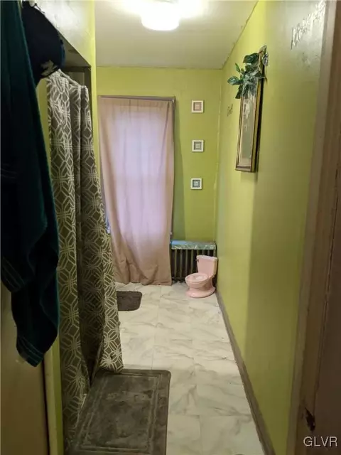 1123 Amplex St, Bethlehem, PA 18015 photo 9