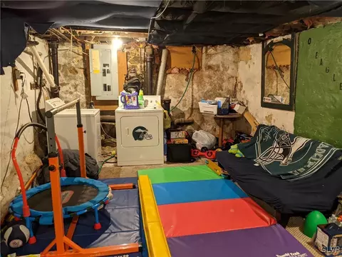 1123 Amplex St, Bethlehem, PA 18015 photo 8