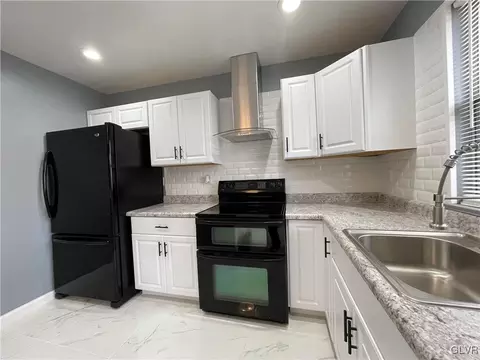 17 Bentley Ct, Reading, PA 19601 photo 3