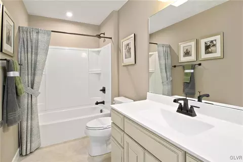 4012 Trythall St, Bethlehem, PA 18020 photo 11