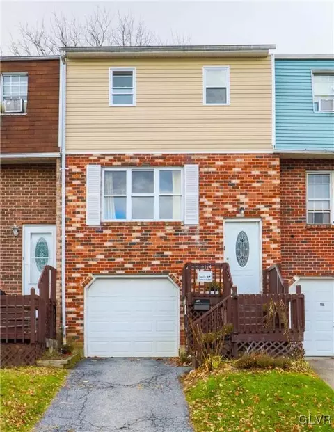114 Old Forge Dr, Bath, PA 18014 photo 1