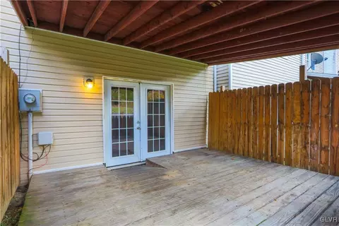 114 Old Forge Dr, Bath, PA 18014 photo 28