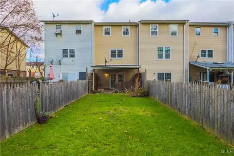 114 Old Forge Dr, Bath, PA 18014 photo 30