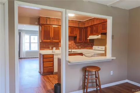 114 Old Forge Dr, Bath, PA 18014 photo 6