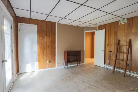 114 Old Forge Dr, Bath, PA 18014 photo 25