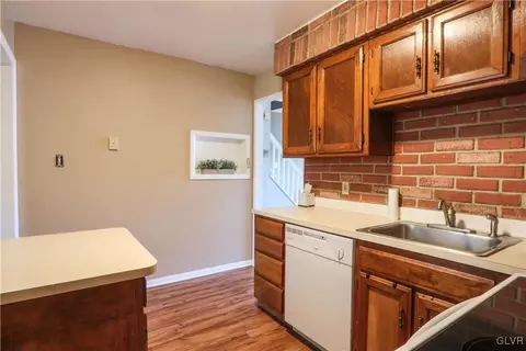 114 Old Forge Dr, Bath, PA 18014 photo 9