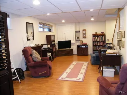 286 Smith Rd, Bath, PA 18014 photo 12