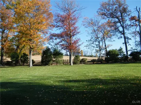 286 Smith Rd, Bath, PA 18014 photo 15