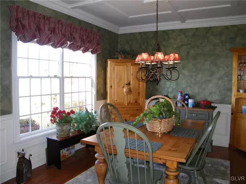 286 Smith Rd, Bath, PA 18014 photo 3