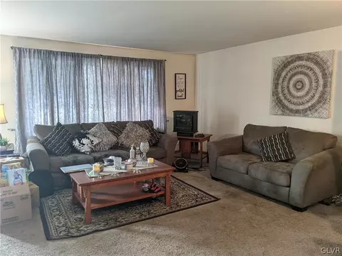 231 4th St, Coplay, PA 18037 photo 3