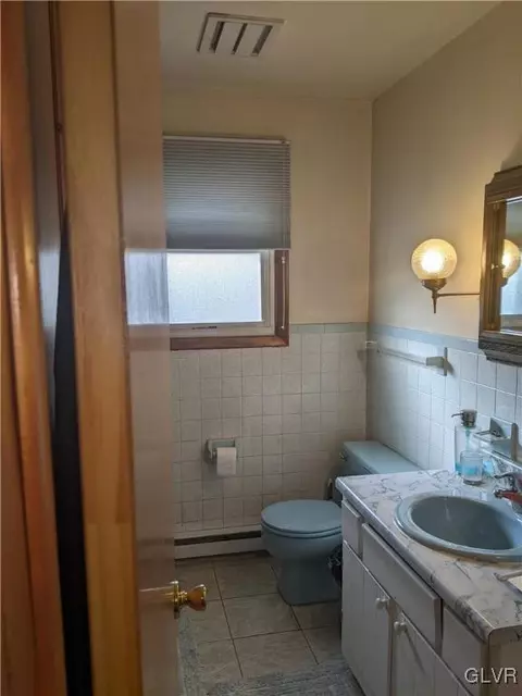 231 4th St, Coplay, PA 18037 photo 5