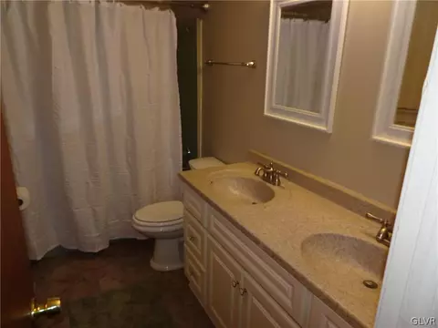 229 Old Forge Dr, Bath, PA 18014 photo 13
