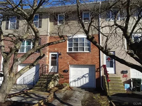 229 Old Forge Dr, Bath, PA 18014 photo 1