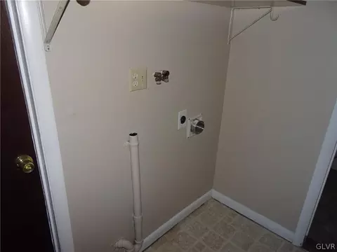 229 Old Forge Dr, Bath, PA 18014 photo 18