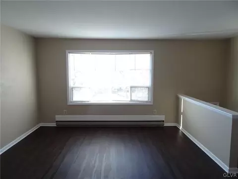229 Old Forge Dr, Bath, PA 18014 photo 4