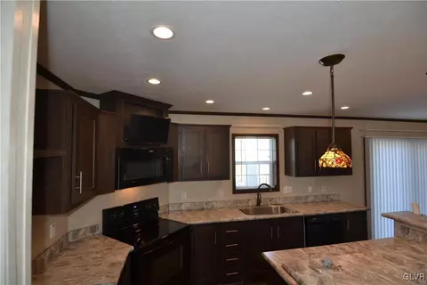 118 Hickory Hills Dr, Bath, PA 18014 photo 14