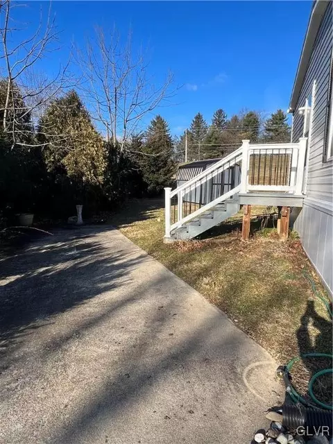 118 Hickory Hills Dr, Bath, PA 18014 photo 11