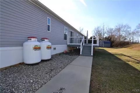 118 Hickory Hills Dr, Bath, PA 18014 photo 38
