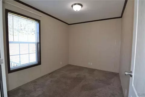 118 Hickory Hills Dr, Bath, PA 18014 photo 24