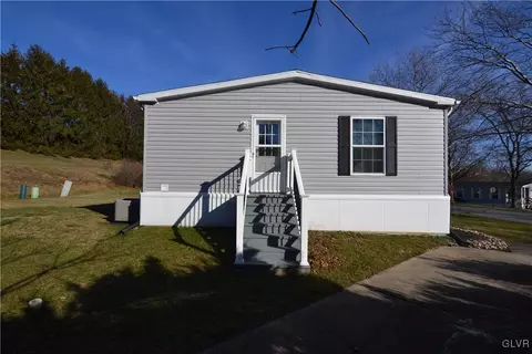 118 Hickory Hills Dr, Bath, PA 18014 photo 36