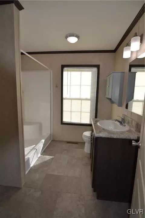 118 Hickory Hills Dr, Bath, PA 18014 photo 28
