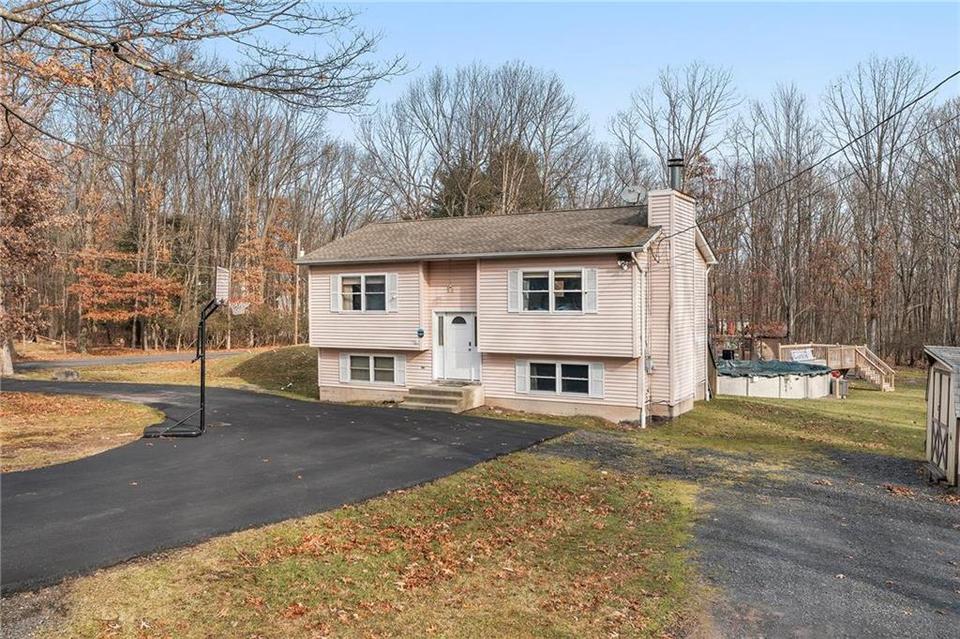 302 Bumblebee Pass, Cresco, PA 18326 22 Photos MLS 685041 Movoto