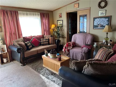 97 Quail Ct, Bath, PA 18014 photo 8