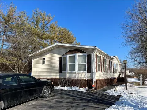 97 Quail Ct, Bath, PA 18014 photo 1
