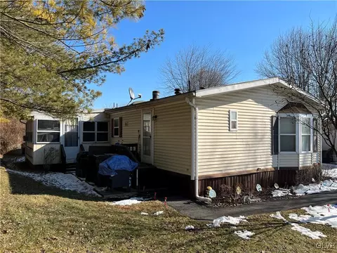97 Quail Ct, Bath, PA 18014 photo 3