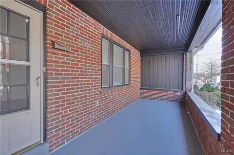 320 E Locust St, Bethlehem, PA 18018 photo 3