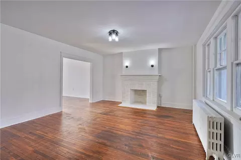 320 E Locust St, Bethlehem, PA 18018 photo 4