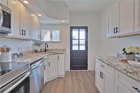 320 E Locust St, Bethlehem, PA 18018 photo 9