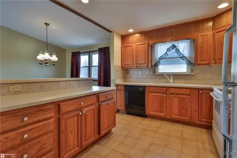 2629 Beacon Rd, Bath, PA 18014 photo 14