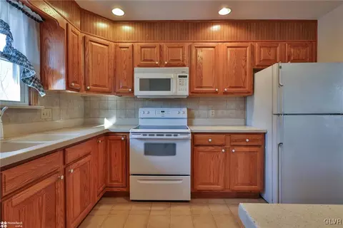 2629 Beacon Rd, Bath, PA 18014 photo 13