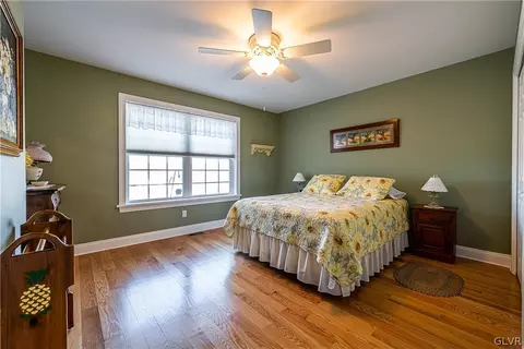 215 Eagle View Dr, Bath, PA 18014 photo 5