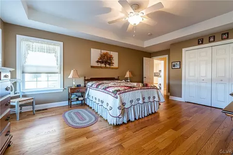 215 Eagle View Dr, Bath, PA 18014 photo 3