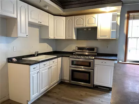 1137 E 3rd St, Bethlehem, PA 18015 photo 3