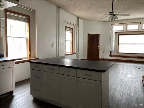 1137 E 3rd St, Bethlehem, PA 18015 photo 4