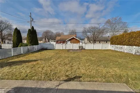 3027 Cornwall Rd, Bethlehem, PA 18017 photo 13