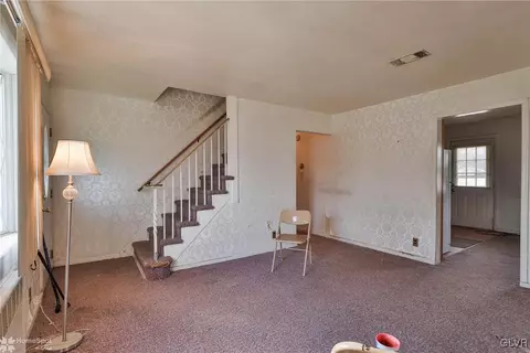 3027 Cornwall Rd, Bethlehem, PA 18017 photo 2