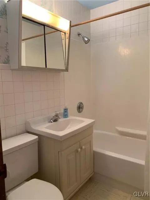2205 Pinehurst Rd, Bethlehem, PA 18018 photo 8