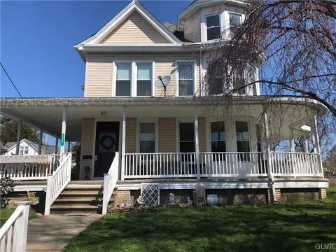 277 E Main St, Bath, PA 18014 photo 1