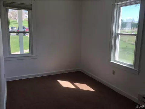 277 E Main St, Bath, PA 18014 photo 12